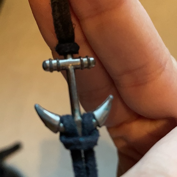 Brandy Melville leather and Anchor Bracelet - Picture 4 of 7